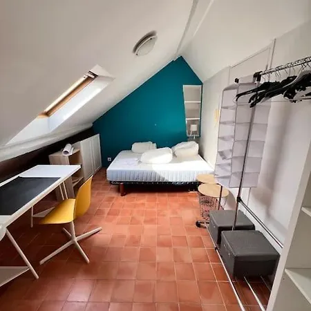 Logement Lumineux A アパート ベルサイユ